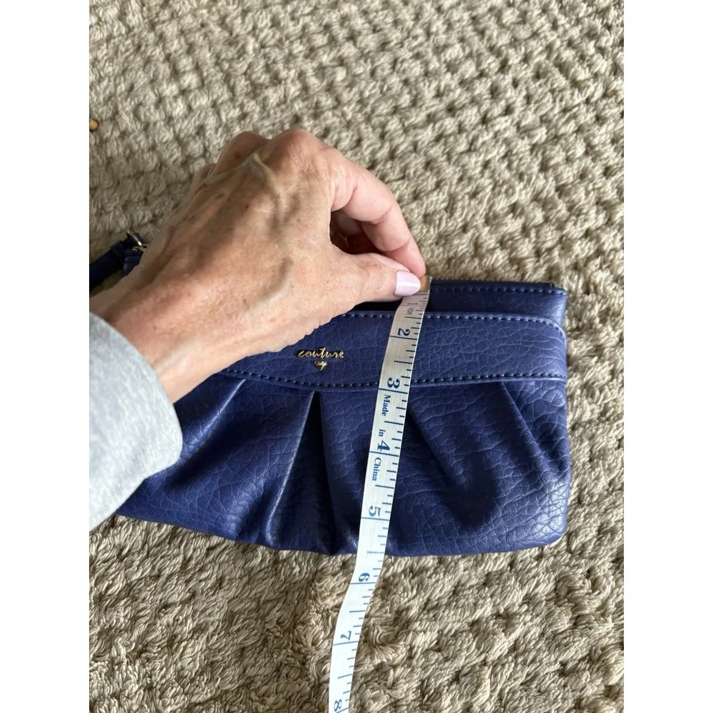Juicy Couture Womens Blue Faux Leather Zip Pockets Wristlet Clutch Purse Bag